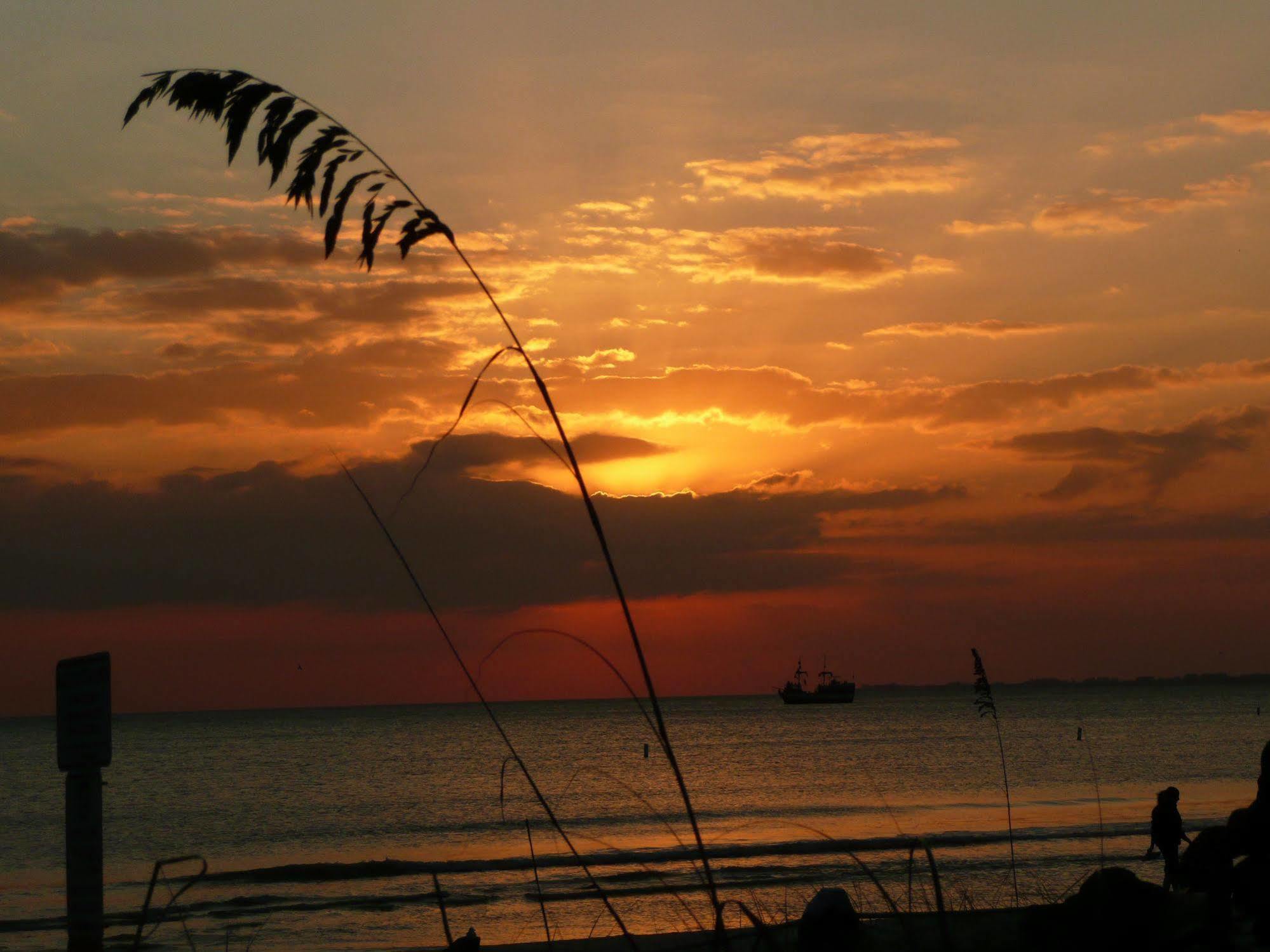Manatee Bay Inn Fort Myers Beach Ngoại thất bức ảnh